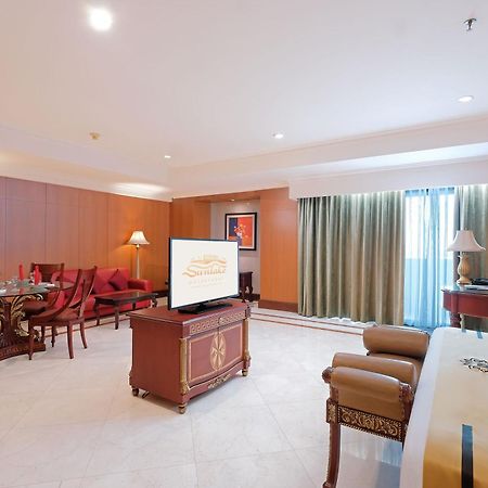 Sunlake Hotel Jakarta Buitenkant foto