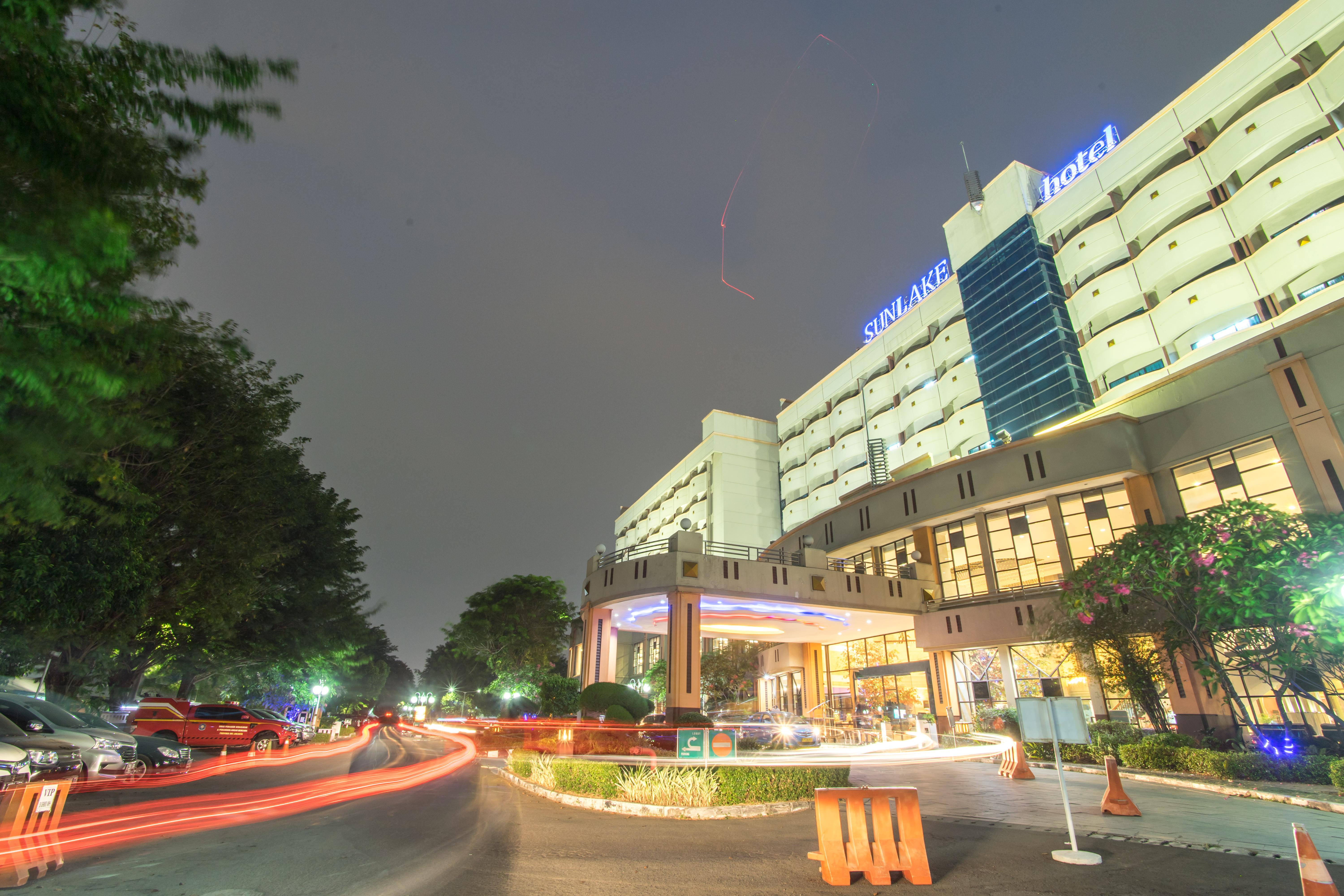Sunlake Hotel Jakarta Buitenkant foto