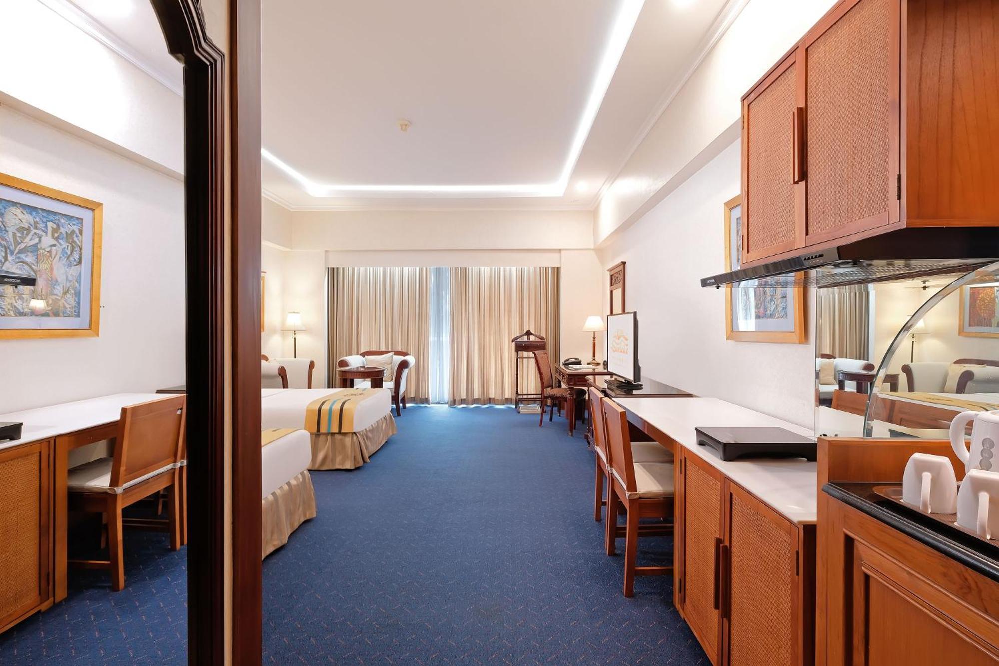 Sunlake Hotel Jakarta Buitenkant foto