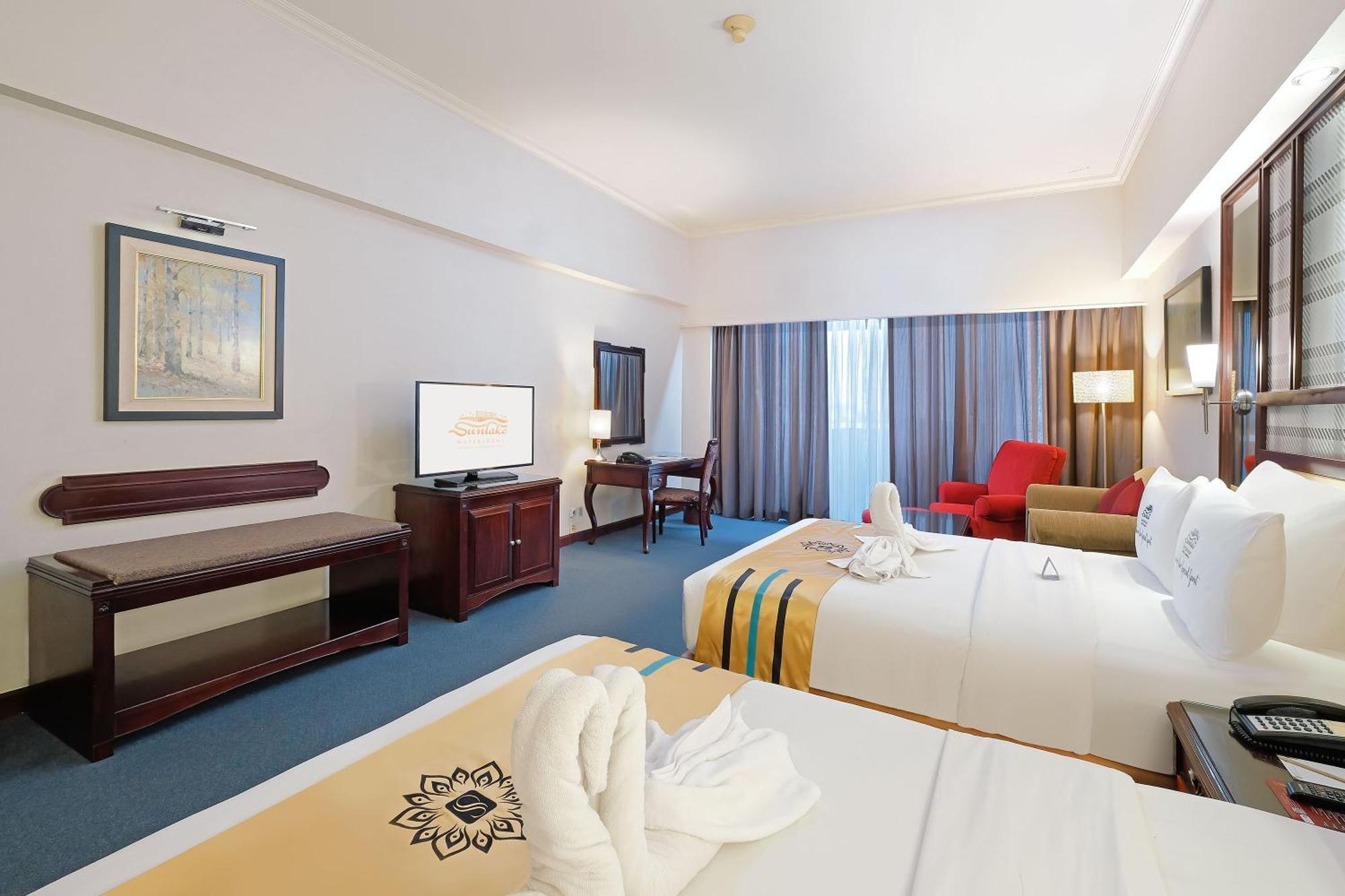 Sunlake Hotel Jakarta Buitenkant foto
