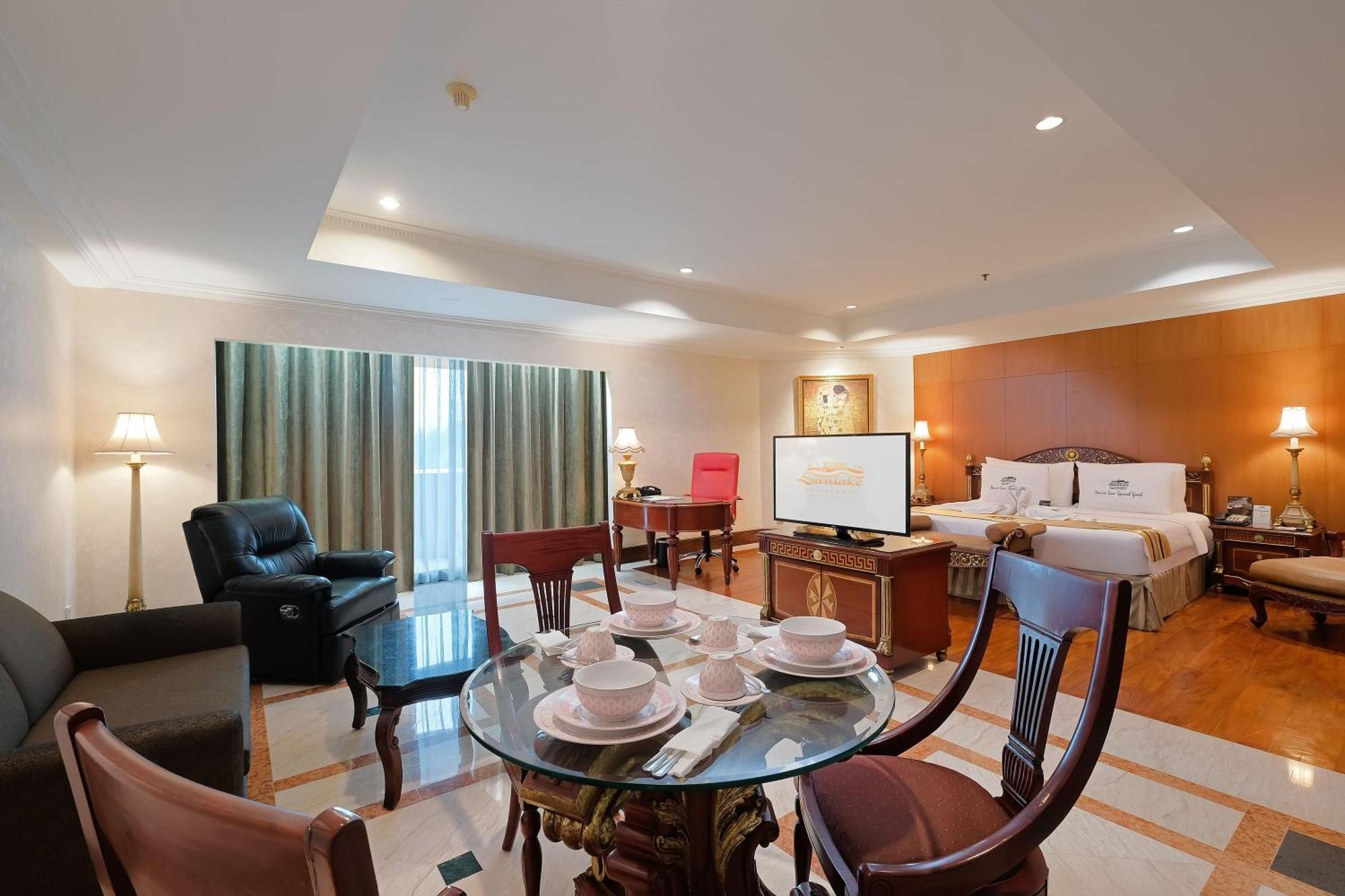 Sunlake Hotel Jakarta Buitenkant foto