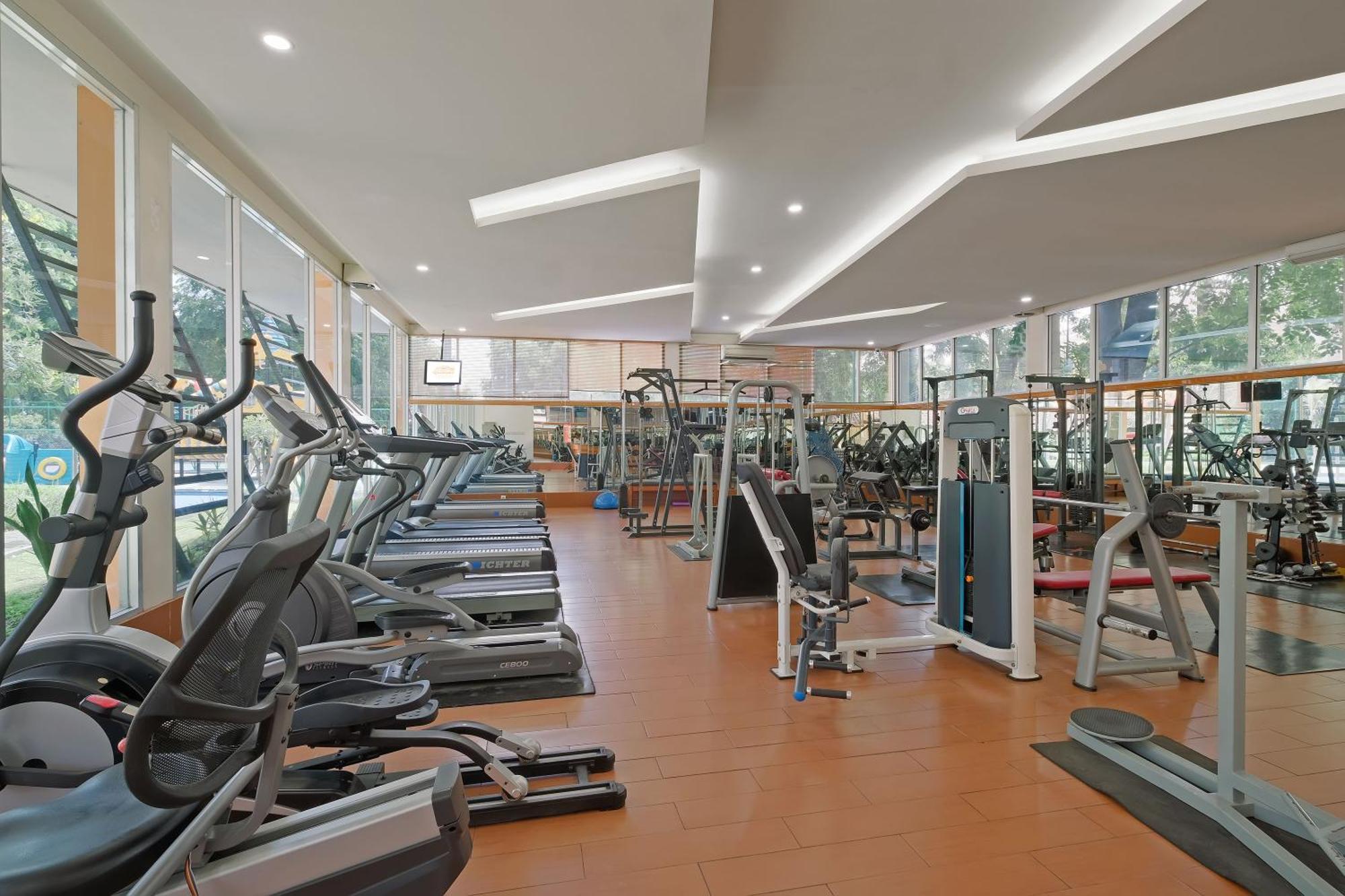 Sunlake Hotel Jakarta Buitenkant foto