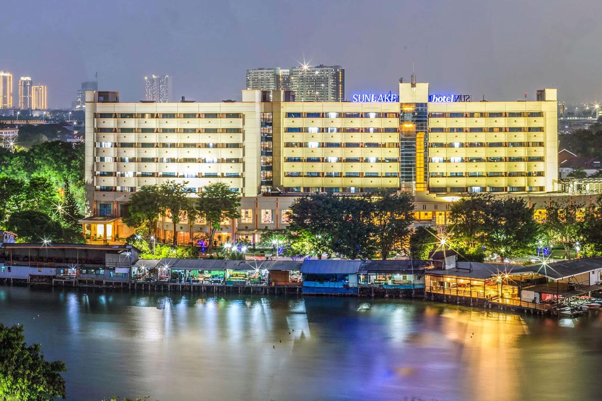 Sunlake Hotel Jakarta Buitenkant foto